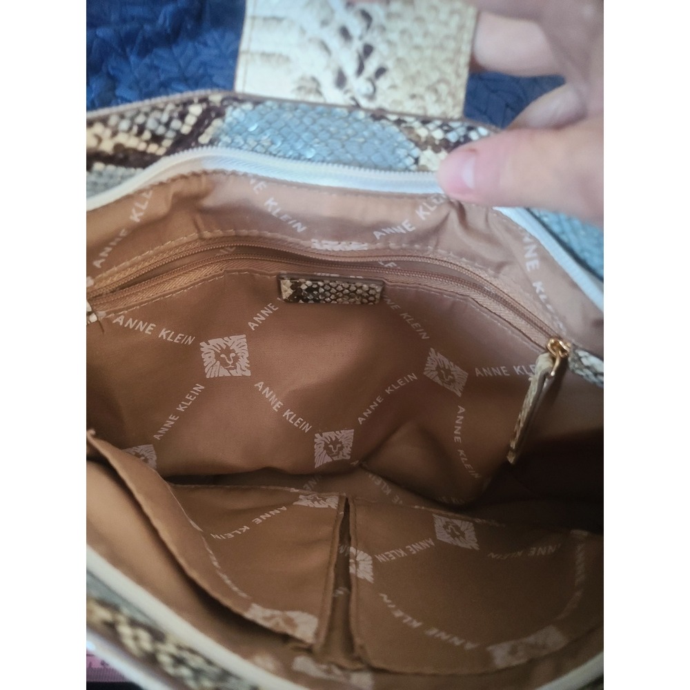 Anne Klein Canvas Snakeskin Embossed Shoulder Bag Cream Lion Logo Medallion - Picture 7 of 11